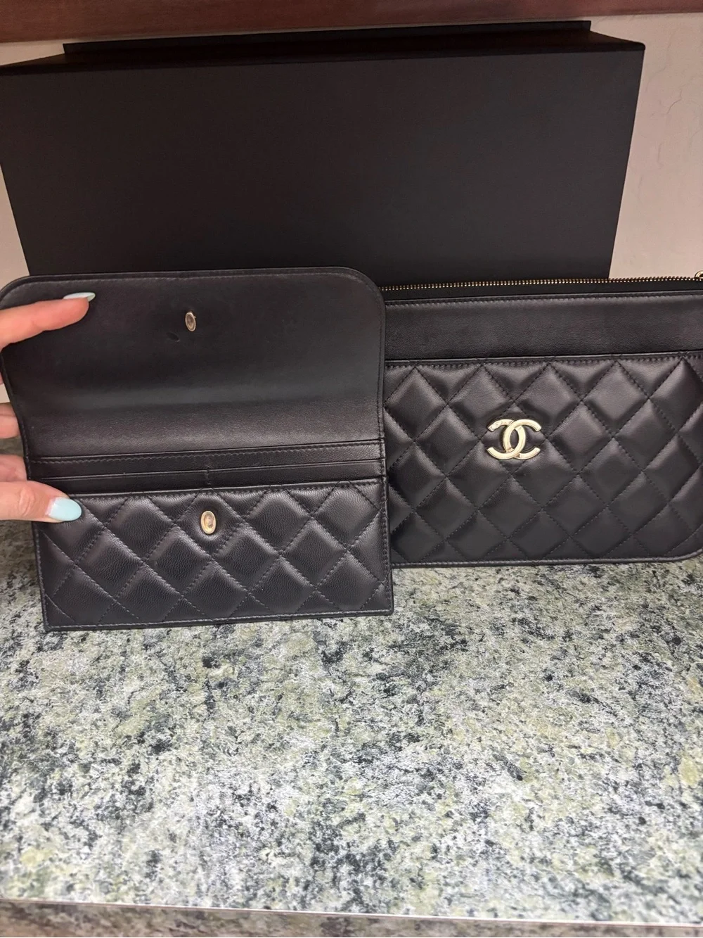 CHANEL Black Quilted Leather Chain Shoulder Bag/Champaign hardware
